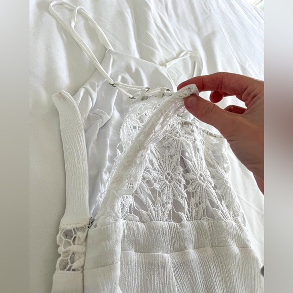 Tea & Cup White Floral Lace Halter Neck Romper Size Small - Picture 7 of 15